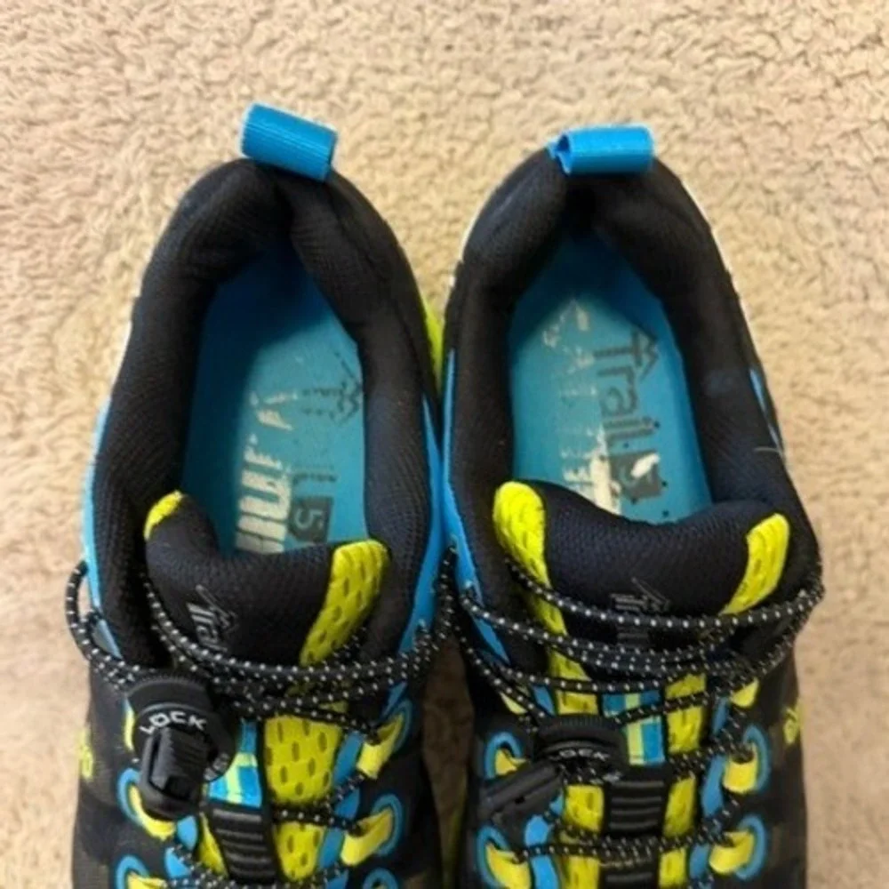 Salming Trail 5 Trail Running Shoes Mens Size 10 Black Yellow Blue Vibram EUC